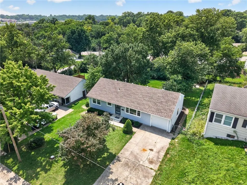 9108 Central Street, Kansas City, MO 64114 - #1