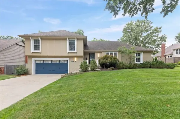 9527 Cedar Street, Overland Park, KS 66207