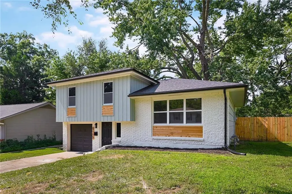 8105 E 91st Street, Kansas City, MO 64138 - #1