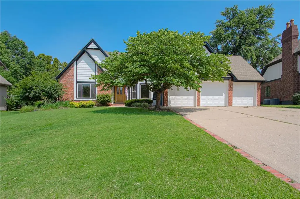 2452 NW Valley View Drive, Lees Summit, MO 64081 - #1