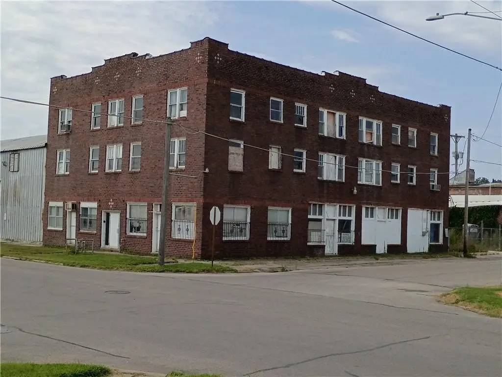 102 S Locust N/a, Pittsburg, KS 66762 - #1