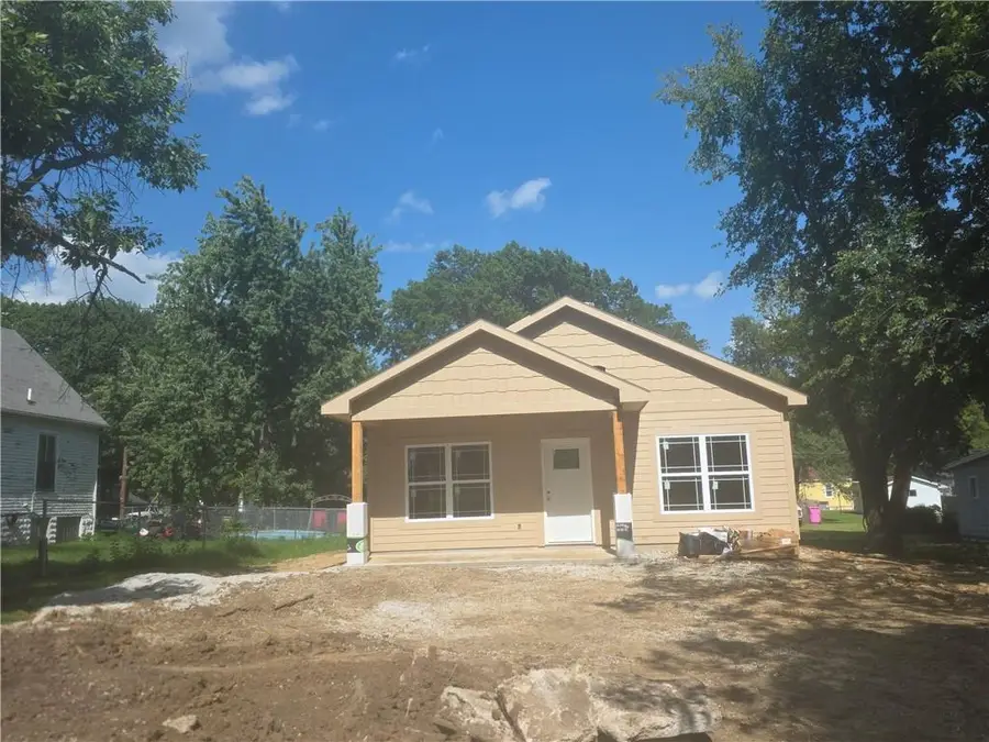 733 N Oak Street, Ottawa, KS 66067 - #2