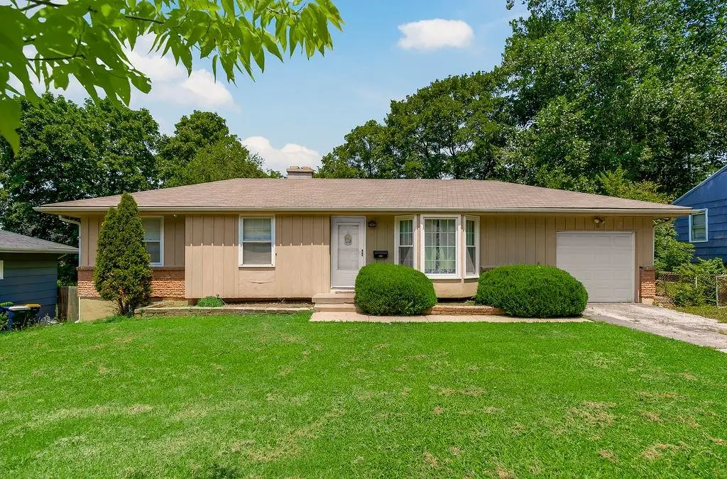 5902 Fairlane Drive, Kansas City, MO 64134 - #1