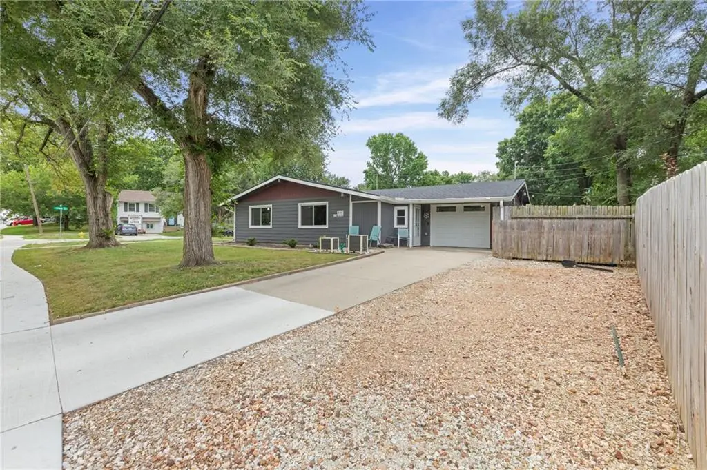 1333 E 19th Street, Lawrence, KS 66046 - #1