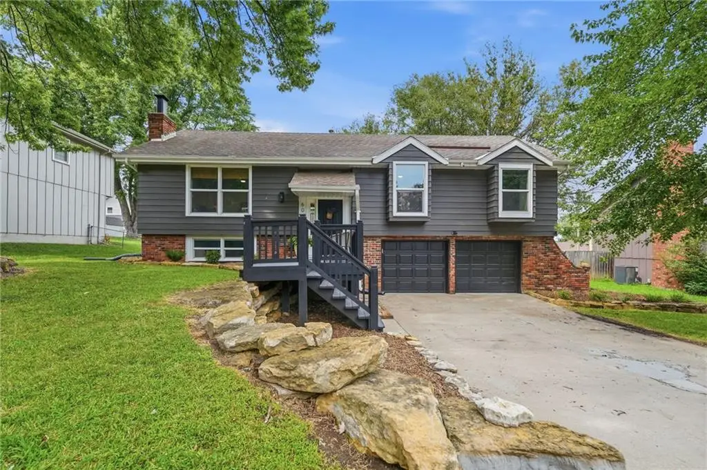 604 E Northview Street, Olathe, KS 66061 - #1