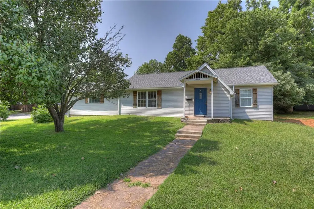 504 E 6th Street, Baxter Springs, KS 66713 - #1