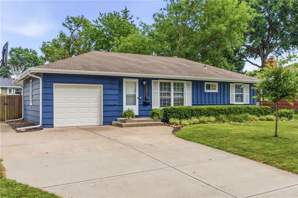 7321 Robinson Street, Overland Park, KS 66204 - #1