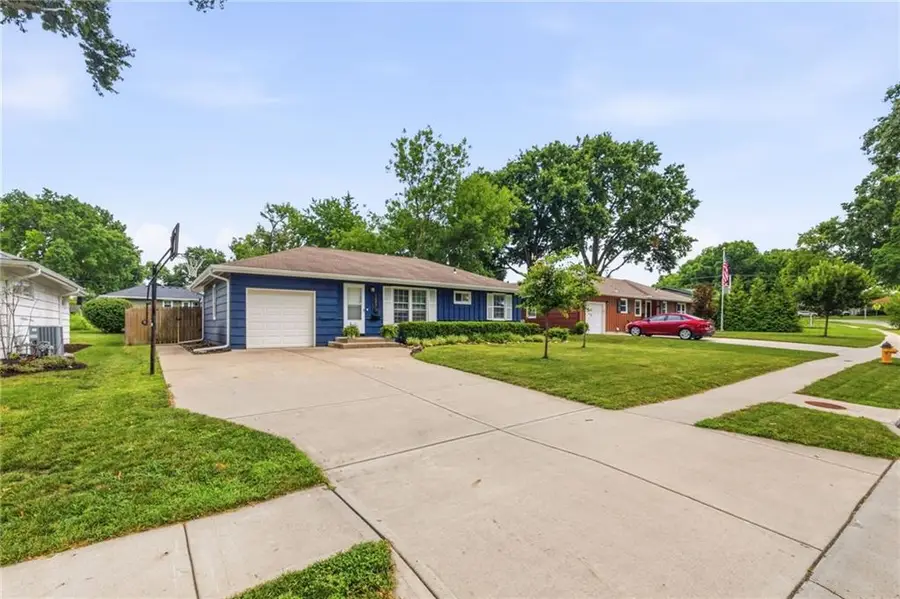 7321 Robinson Street, Overland Park, KS 66204 - #2