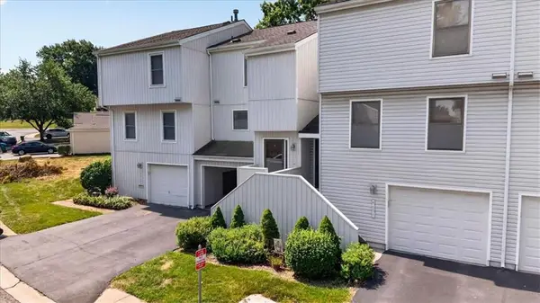 8645 W 108th Place, Overland Park, KS 66210