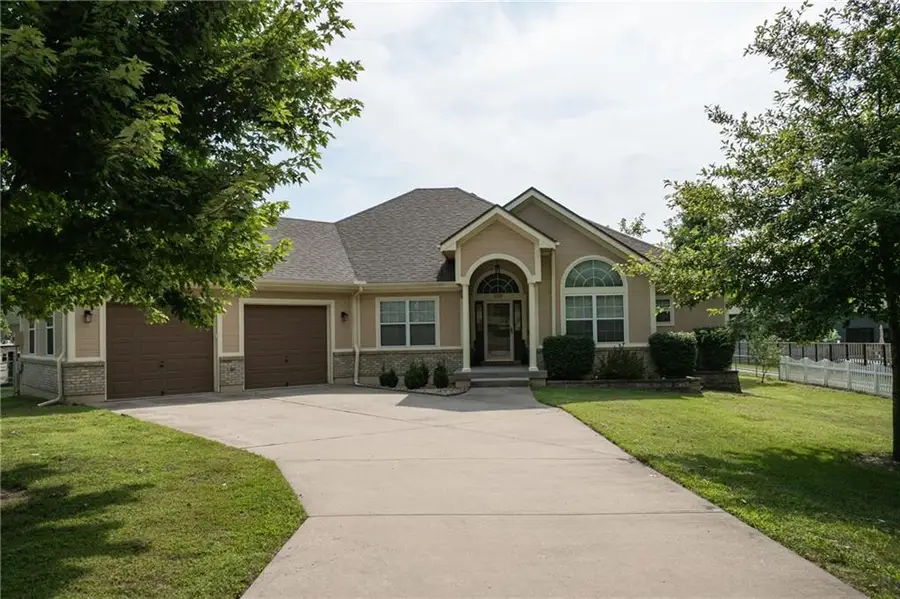 909 S Ann Street, Independence, MO 64056 - #2