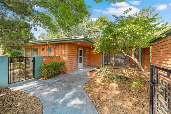 8700 Lamar Street, Overland Park, KS 66207