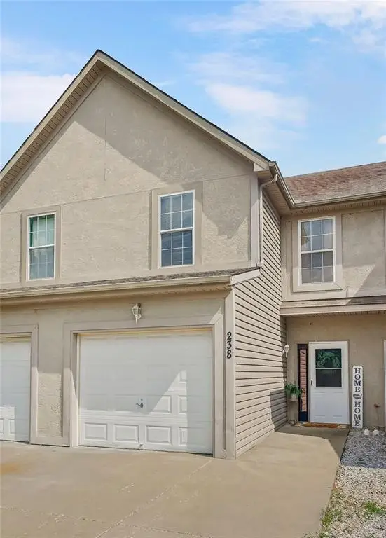 238 N 5th Terrace, Louisburg, KS 66053 - #2