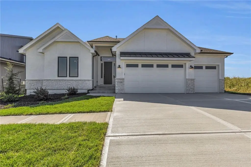 16890 S Illusion Place, Olathe, KS 66062 - #1