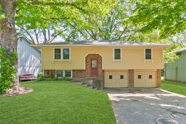 6493 Delta Avenue, Kansas City, MO 64151
