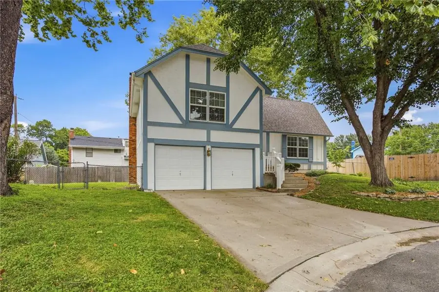 1300 S Apache Court, Olathe, KS 66062 - #2