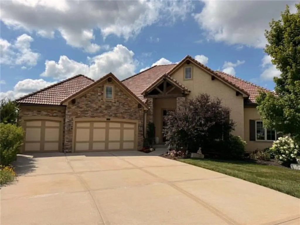 9174 Cottonwood Canyon Drive, Lenexa, KS 66219 - #1