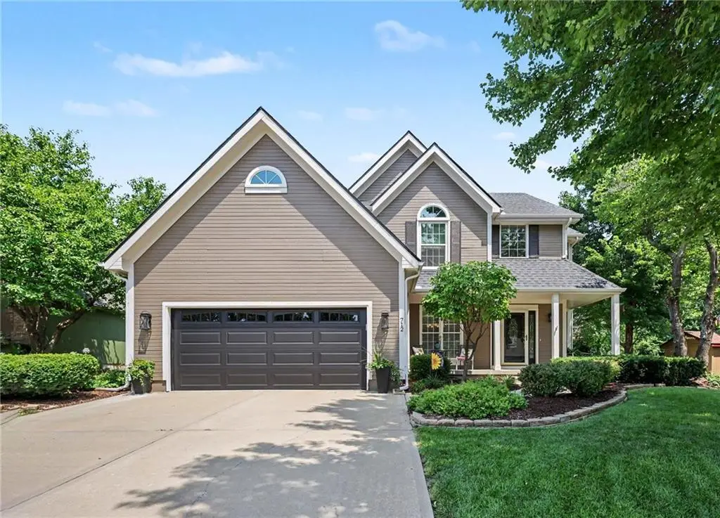 712 Cottonwood Drive, Lansing, KS 66043 - #1