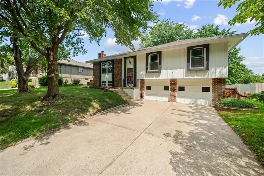 417 Stonewall Drive, Blue Springs, MO 64014 - #2