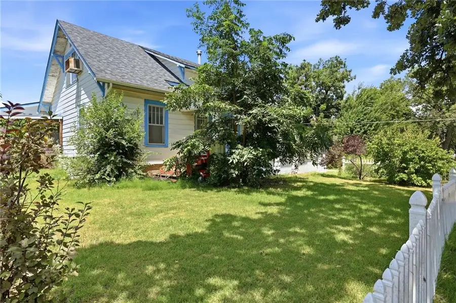 1102 S National Avenue, Fort Scott, KS 66701 - #2