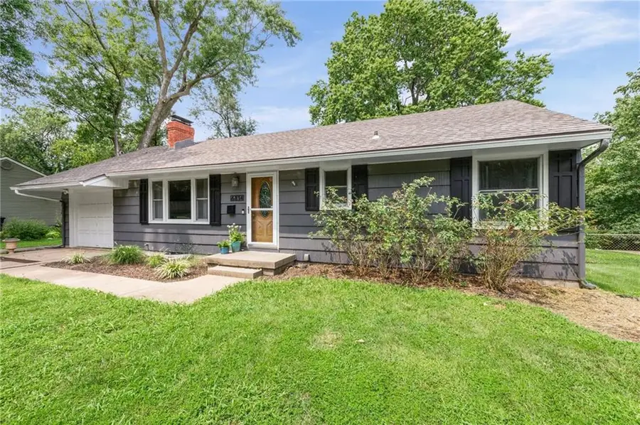 6814 W 73rd Street, Overland Park, KS 66204 - #2