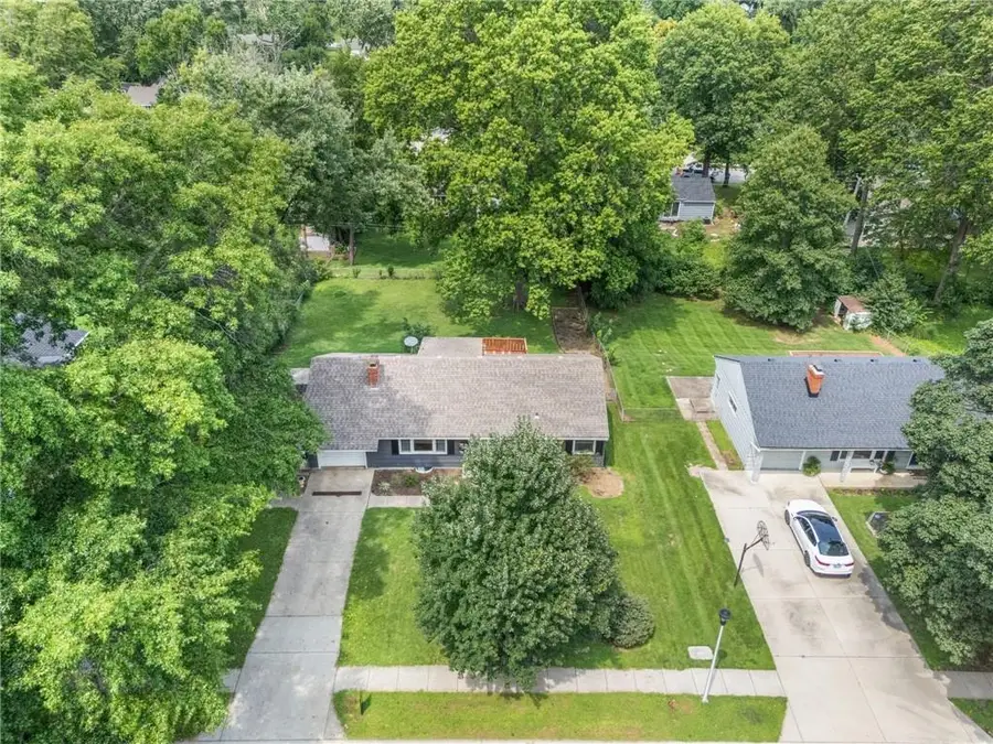 6814 W 73rd Street, Overland Park, KS 66204 - #3