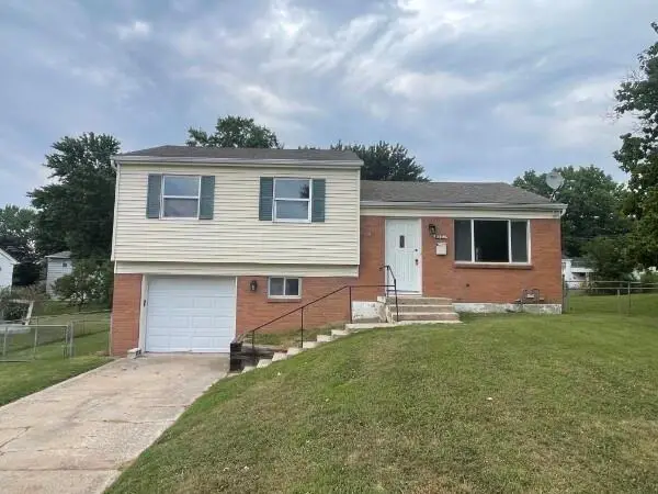 16104 E 32nd Street S, Independence, MO 64055