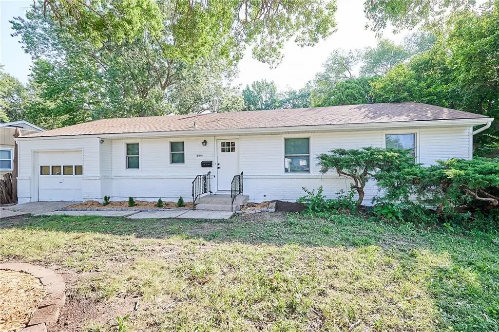 9015 Washington Street, Kansas City, MO 64114 - #1