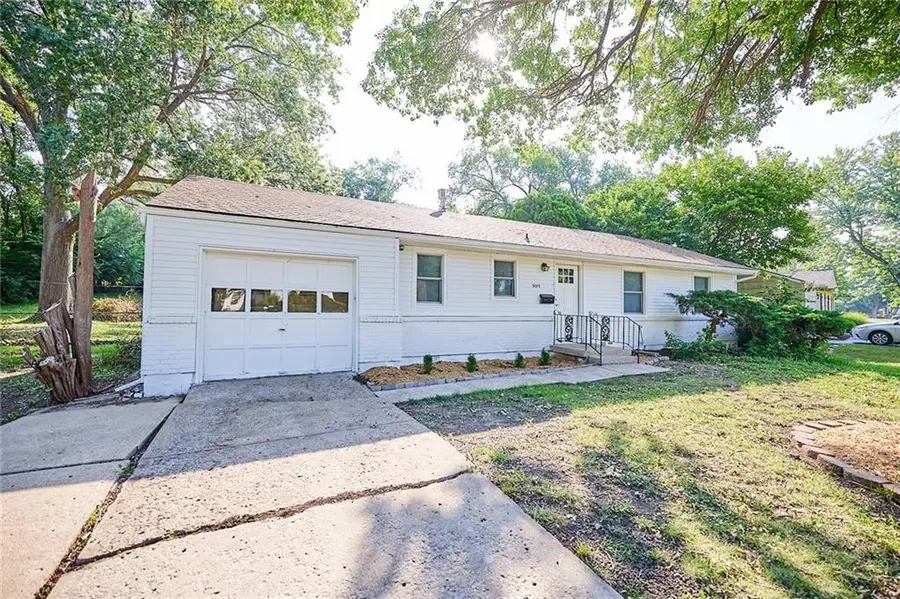 9015 Washington Street, Kansas City, MO 64114 - #2
