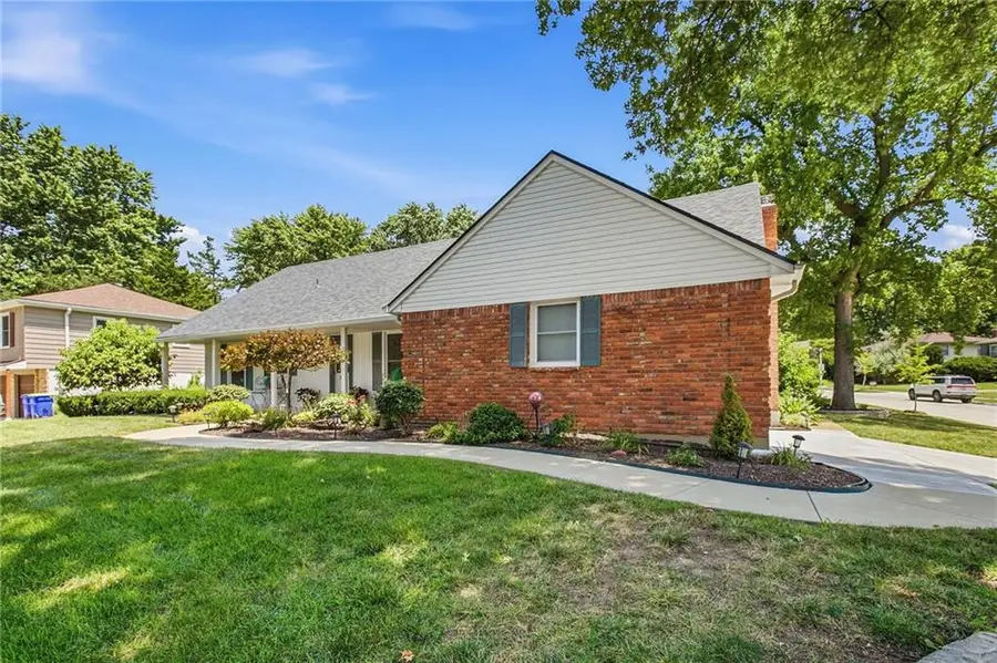 9239 Switzer Road, Overland Park, KS 66214 - #3