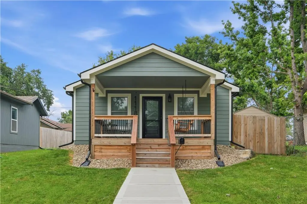 1118 Pacific Avenue, Osawatomie, KS 66064 - #1