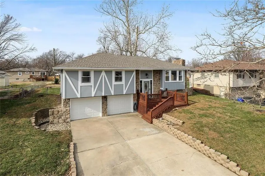 519 S Ridge Drive, Olathe, KS 66061 - #3