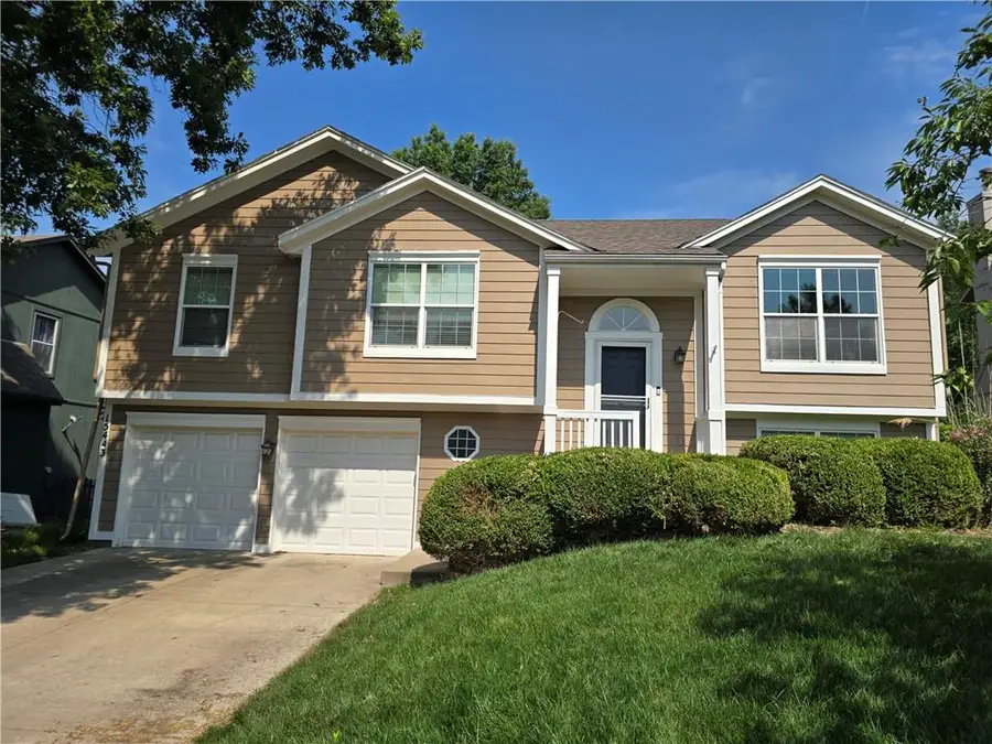 15443 S Sturgeon Drive, Olathe, KS 66062 - #2