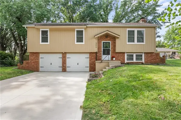 504 SW Killarney Lane, Blue Springs, MO 64014