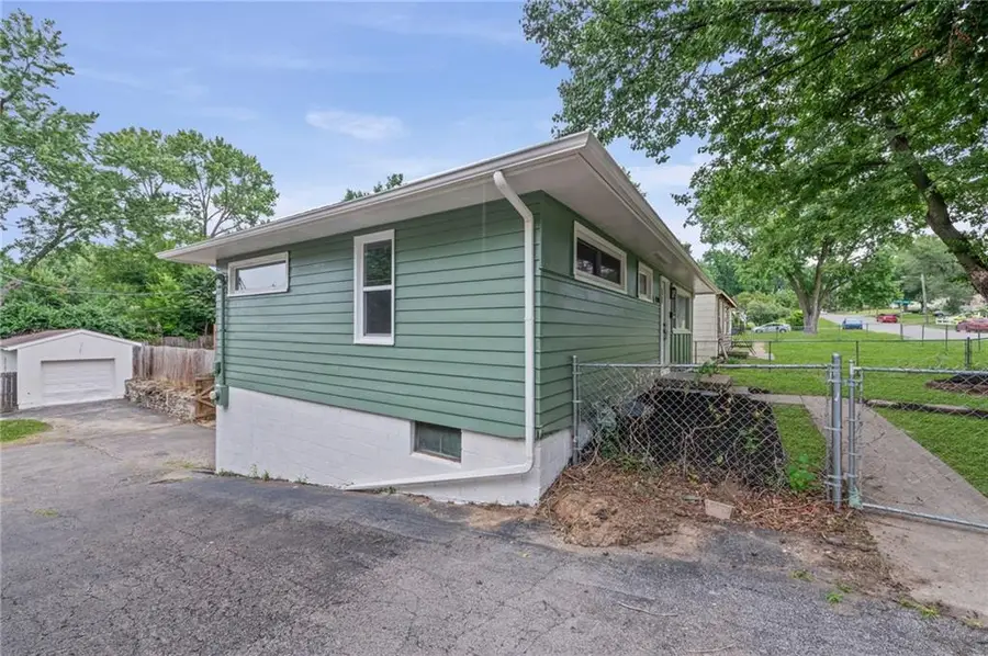 4504 Wood Avenue, Kansas City, KS 66102 - #3