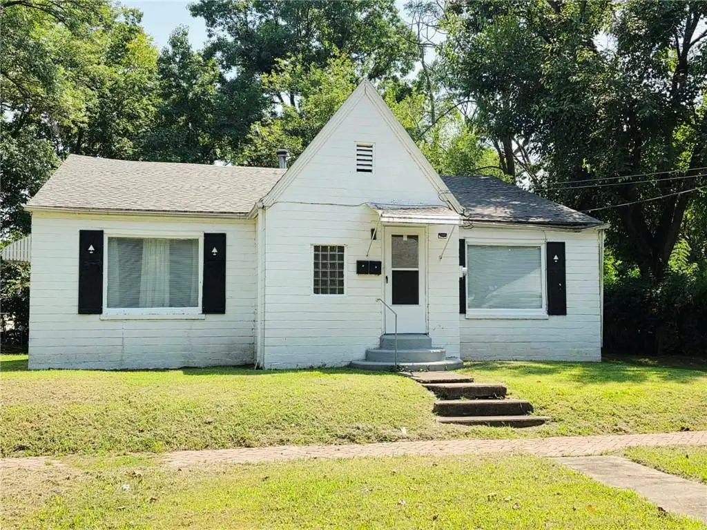 206 E 15th Street, Pittsburg, KS 66762 - #1