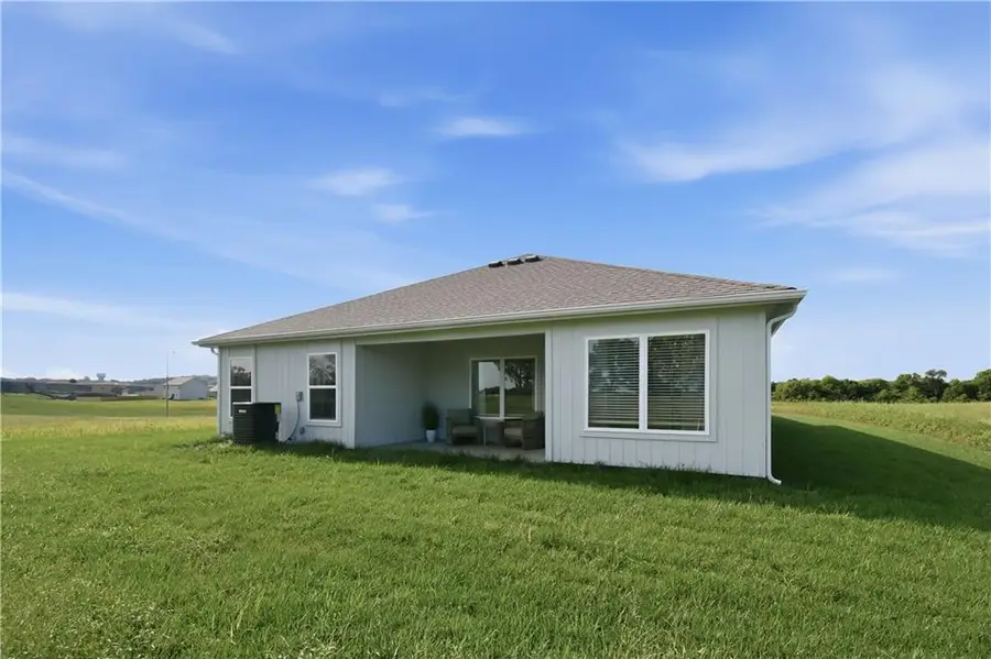 1604 SW 9th Street, Oak Grove, MO 64075 - #2