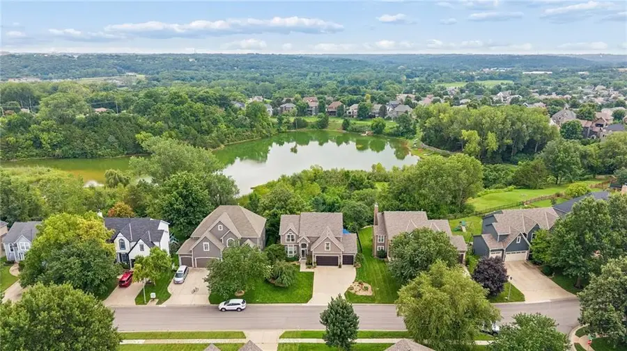 5619 Theden Street, Shawnee, KS 66218 - #2
