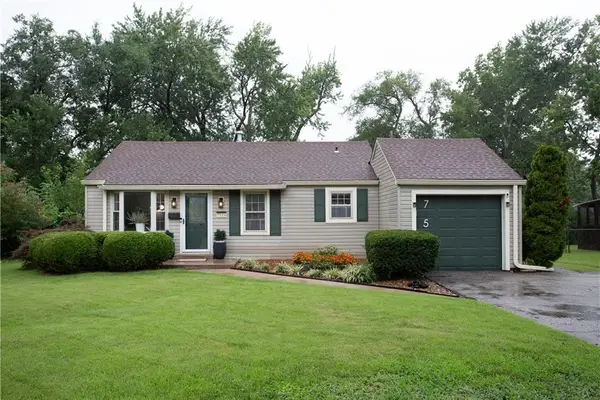 7524 Foster Street, Overland Park, KS 66204