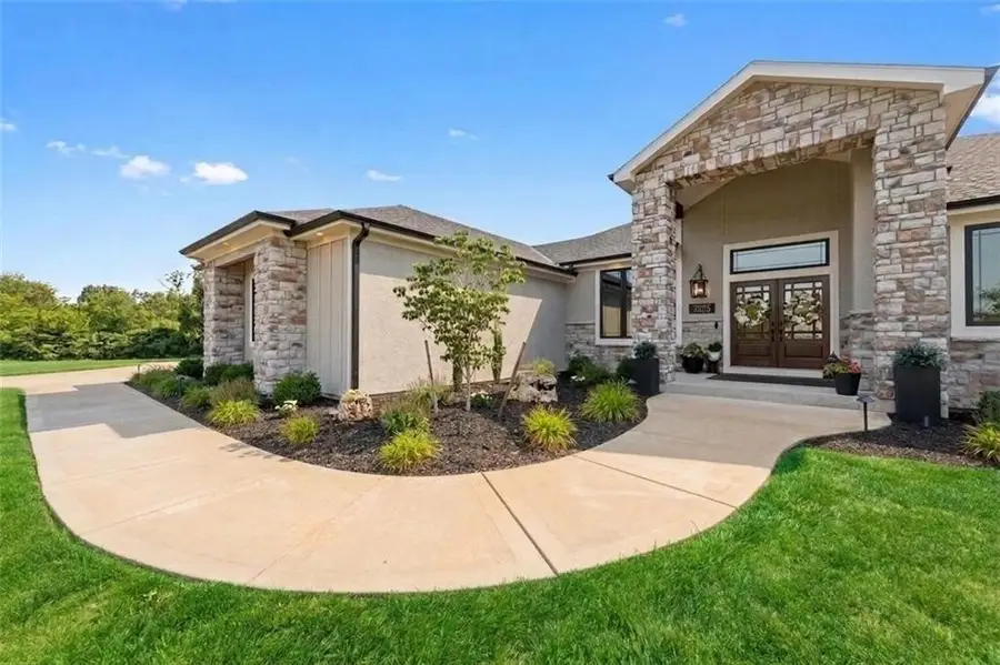 7555 NW Fawn Circle, Parkville, MO 64152 - #2