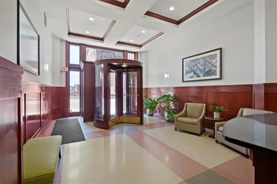 2107 Grand Boulevard #909, Kansas City, MO 64108 - #2