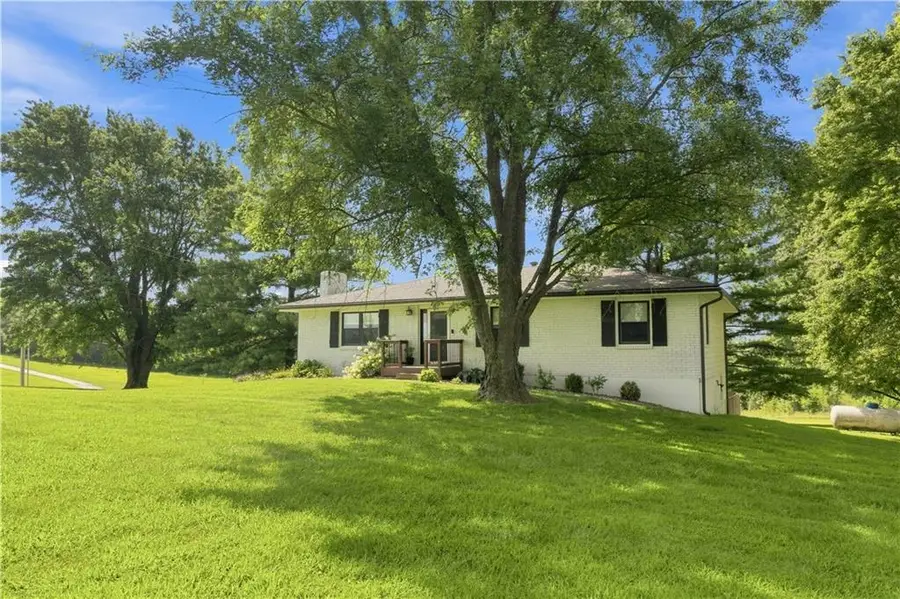 18043 150th Street, Basehor, KS 66007 - #2