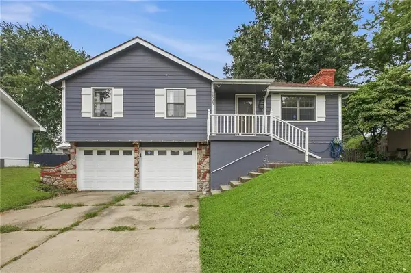 1933 NE Peters Drive, Lee's Summit, MO 64063