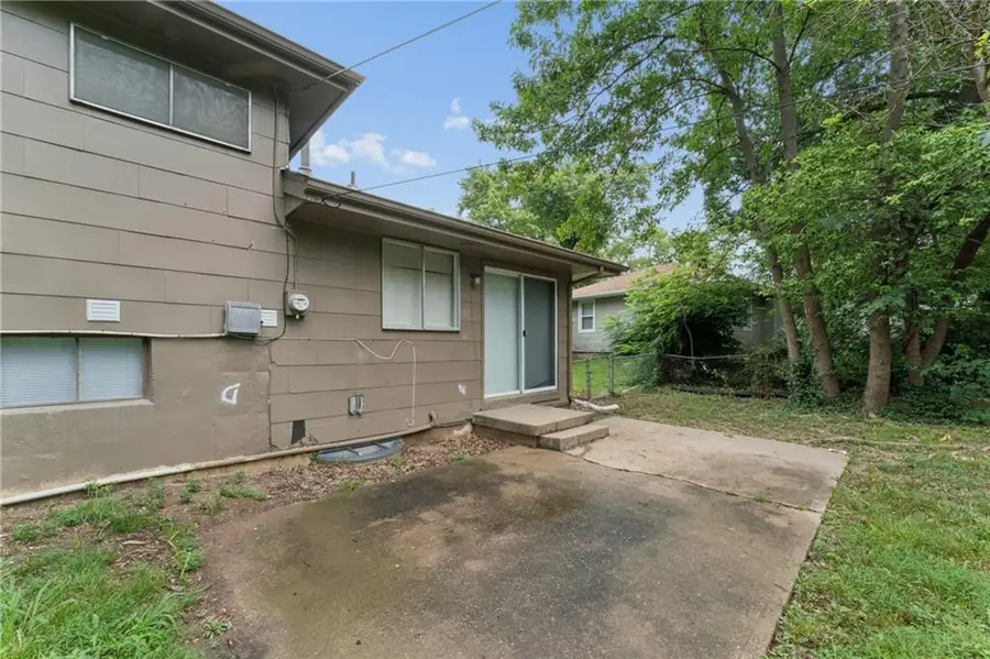 5901 Fairlane Drive, Kansas City, MO 64134 - #3