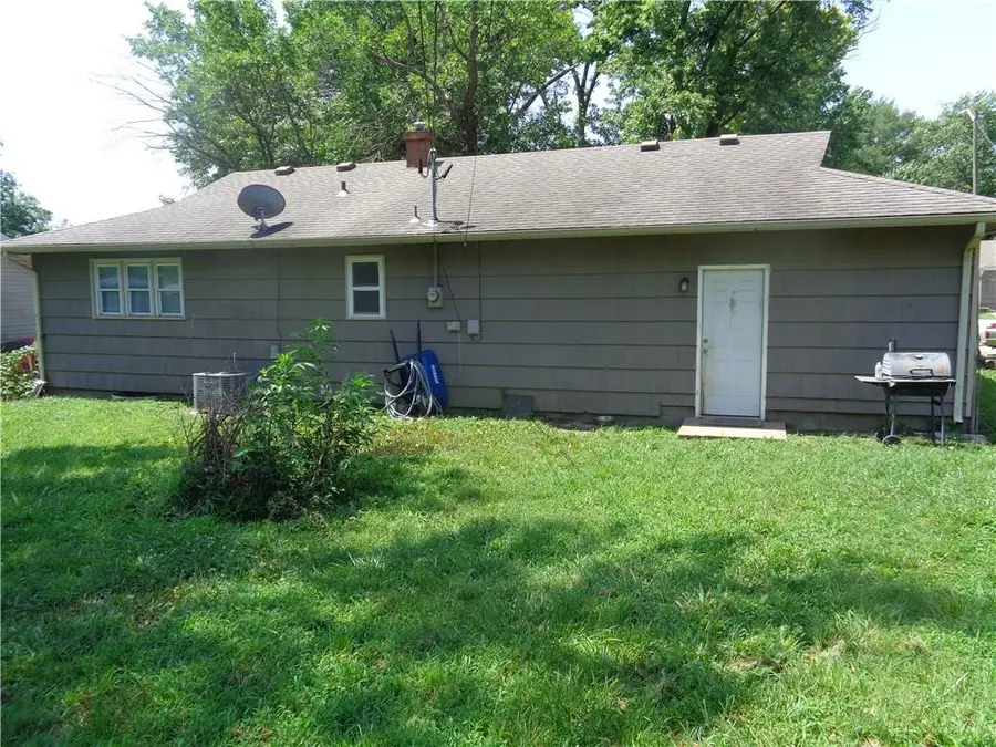 529 N 81st Terrace, Kansas City, KS 66112 - #3