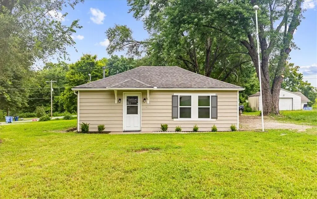 705 Yoeke Street, Tonganoxie, KS 66086 - #1