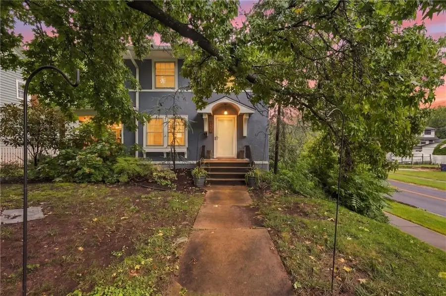 5900 Oak Street, Kansas City, MO 64113 - #2