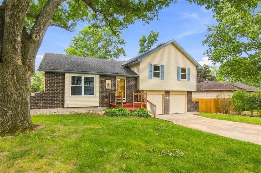 817 E Cothrell Street, Olathe, KS 66061 - #3