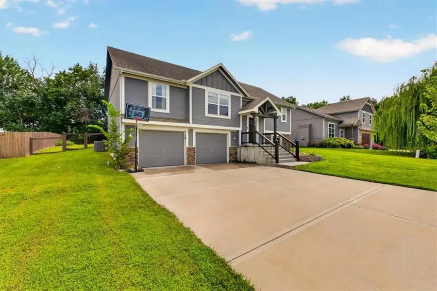 16913 Juniper Drive, Basehor, KS 66007 - #3