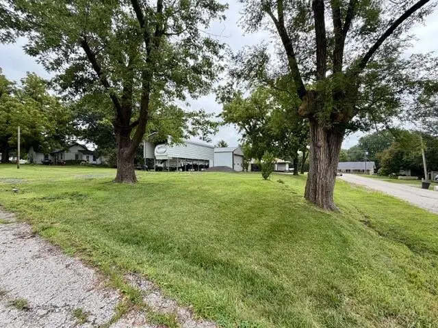 401 N Kenyon Street, Albany, MO 64402 - #1