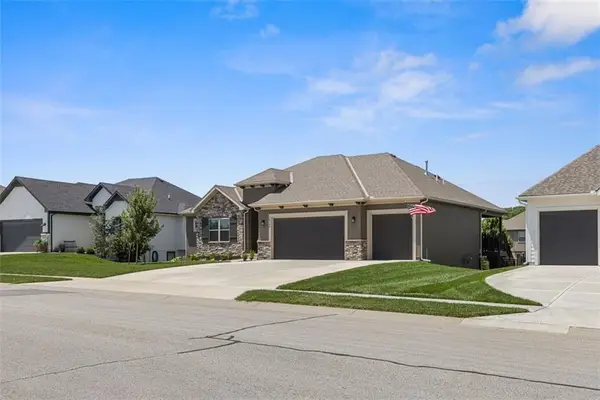 19700 Norton Street, Spring Hill, KS 66083